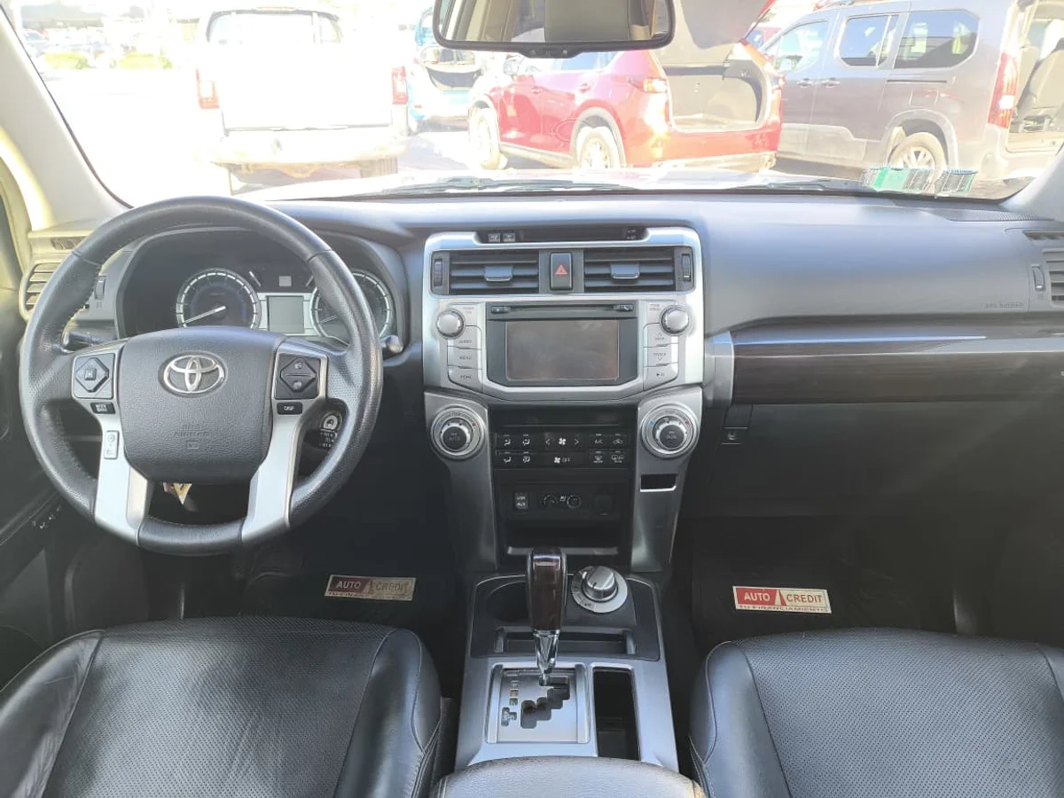 TOYOTA 4RUNNER LIMITED 4X4 4.0 2017 10