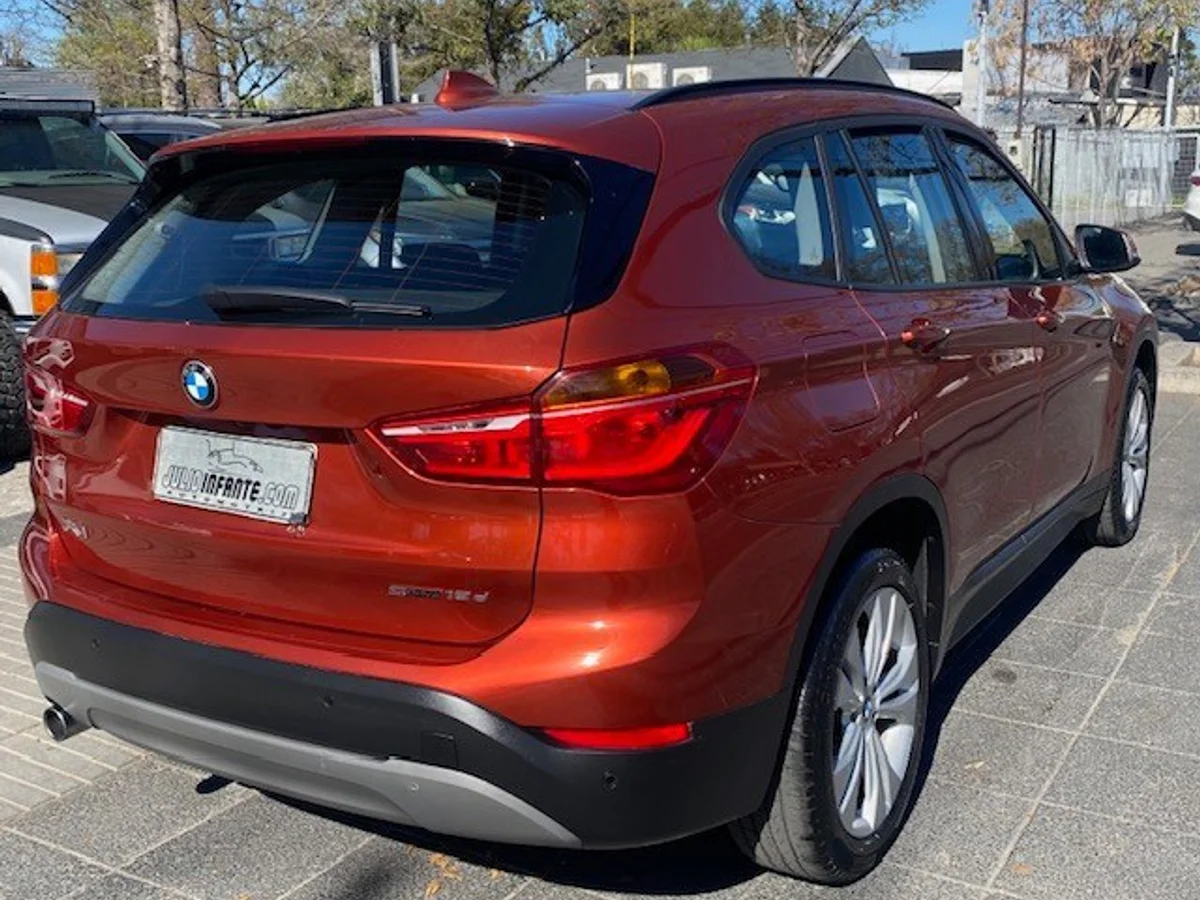 BMW X1 SDrive18D 2.0 AUT 2019 - Miniatura 2
