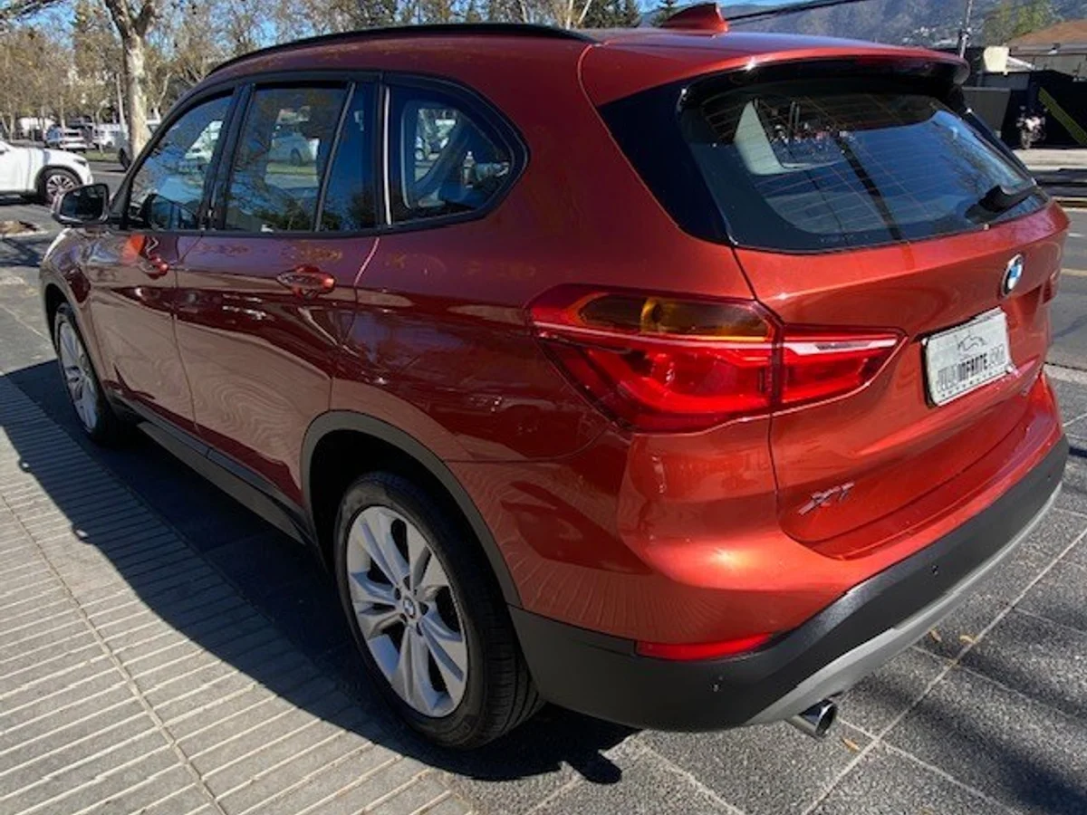 BMW X1 SDrive18D 2.0 AUT 2019 - Miniatura 4