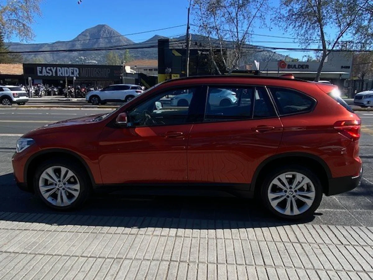 BMW X1 SDrive18D 2.0 AUT 2019 - Miniatura 9