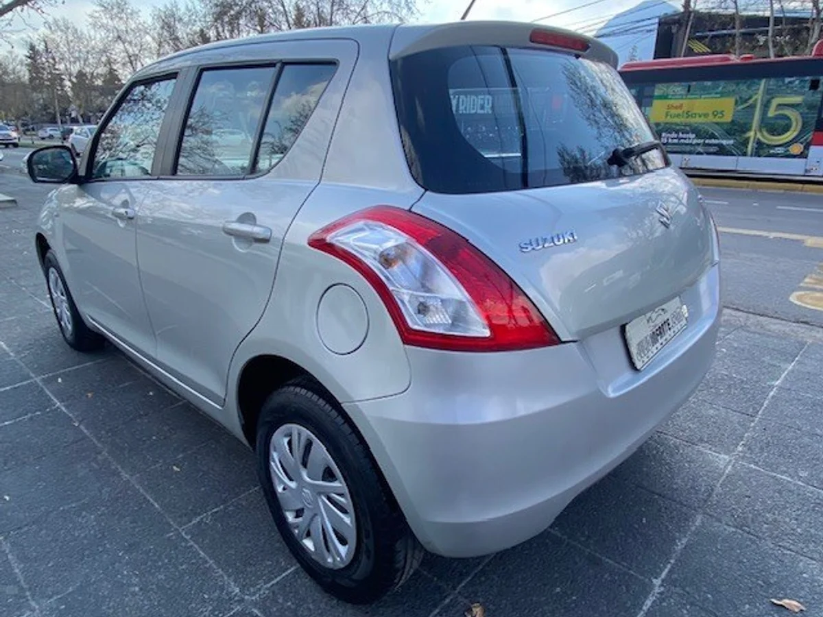 SUZUKI SWIFT GL 1.2 Aire 2018 - Miniatura 4