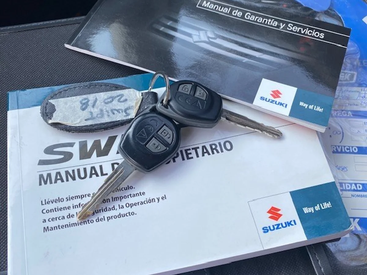 SUZUKI SWIFT GL 1.2 Aire 2018 - Miniatura 11