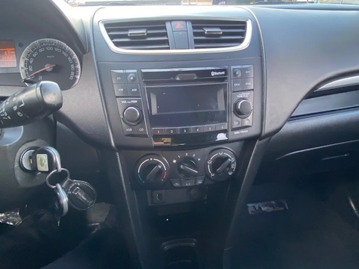 SUZUKI SWIFT GL 1.2 Aire 2018 - Miniatura 13