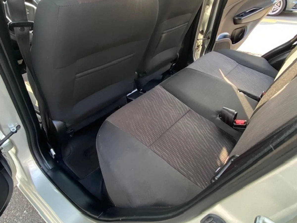 SUZUKI SWIFT GL 1.2 Aire 2018 - Miniatura 16