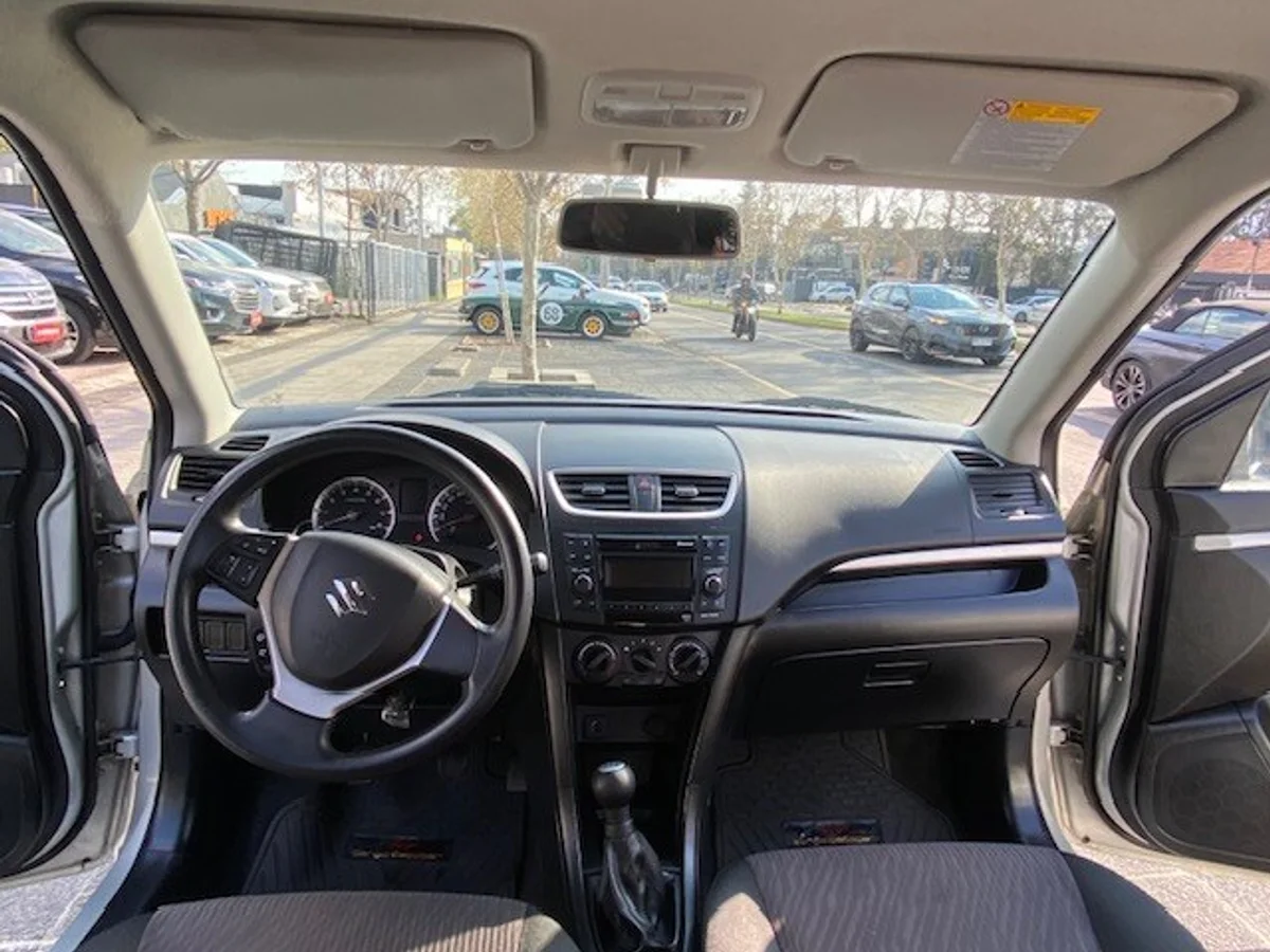 SUZUKI SWIFT GL 1.2 Aire 2018 - Miniatura 18