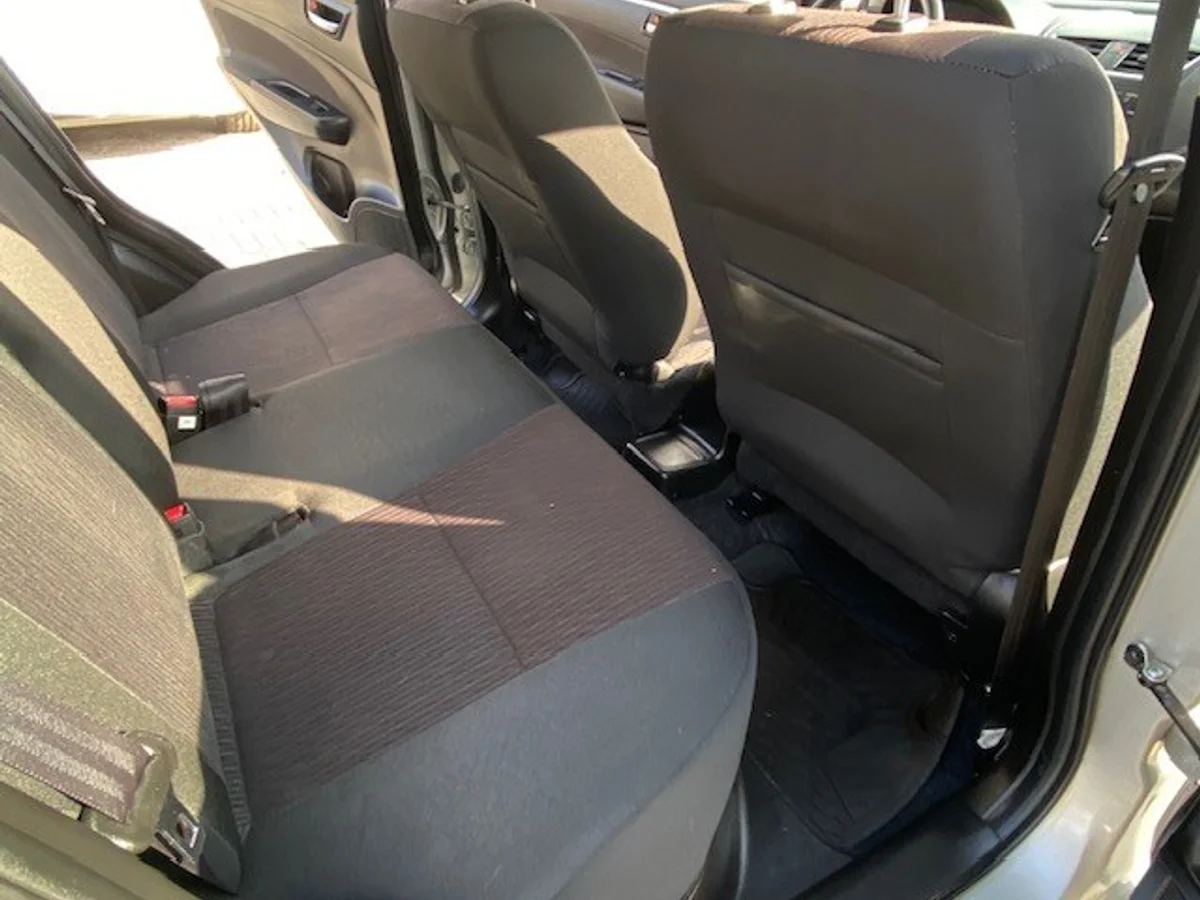 SUZUKI SWIFT GL 1.2 Aire 2018 - Miniatura 20
