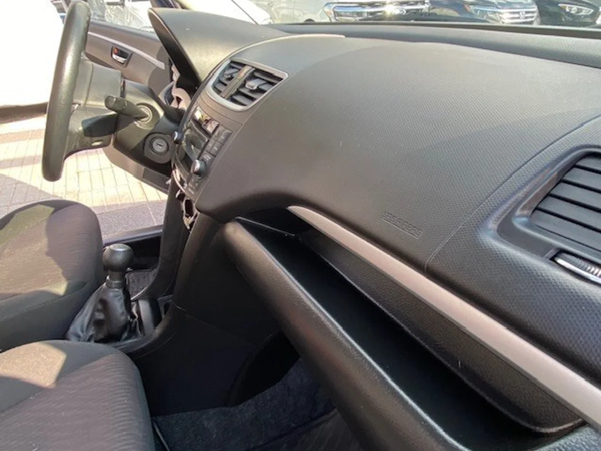 SUZUKI SWIFT GL 1.2 Aire 2018 - Miniatura 24