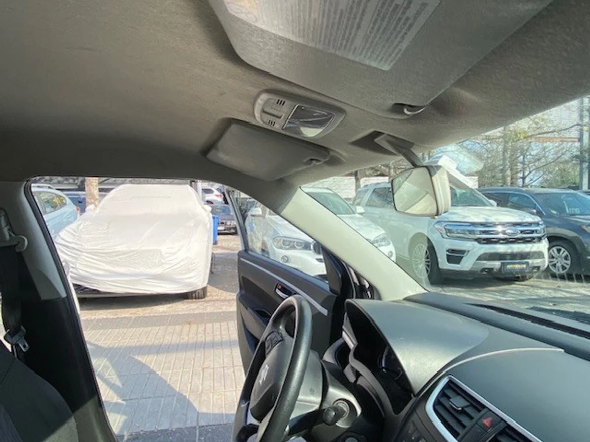 SUZUKI SWIFT GL 1.2 Aire 2018 - Miniatura 25