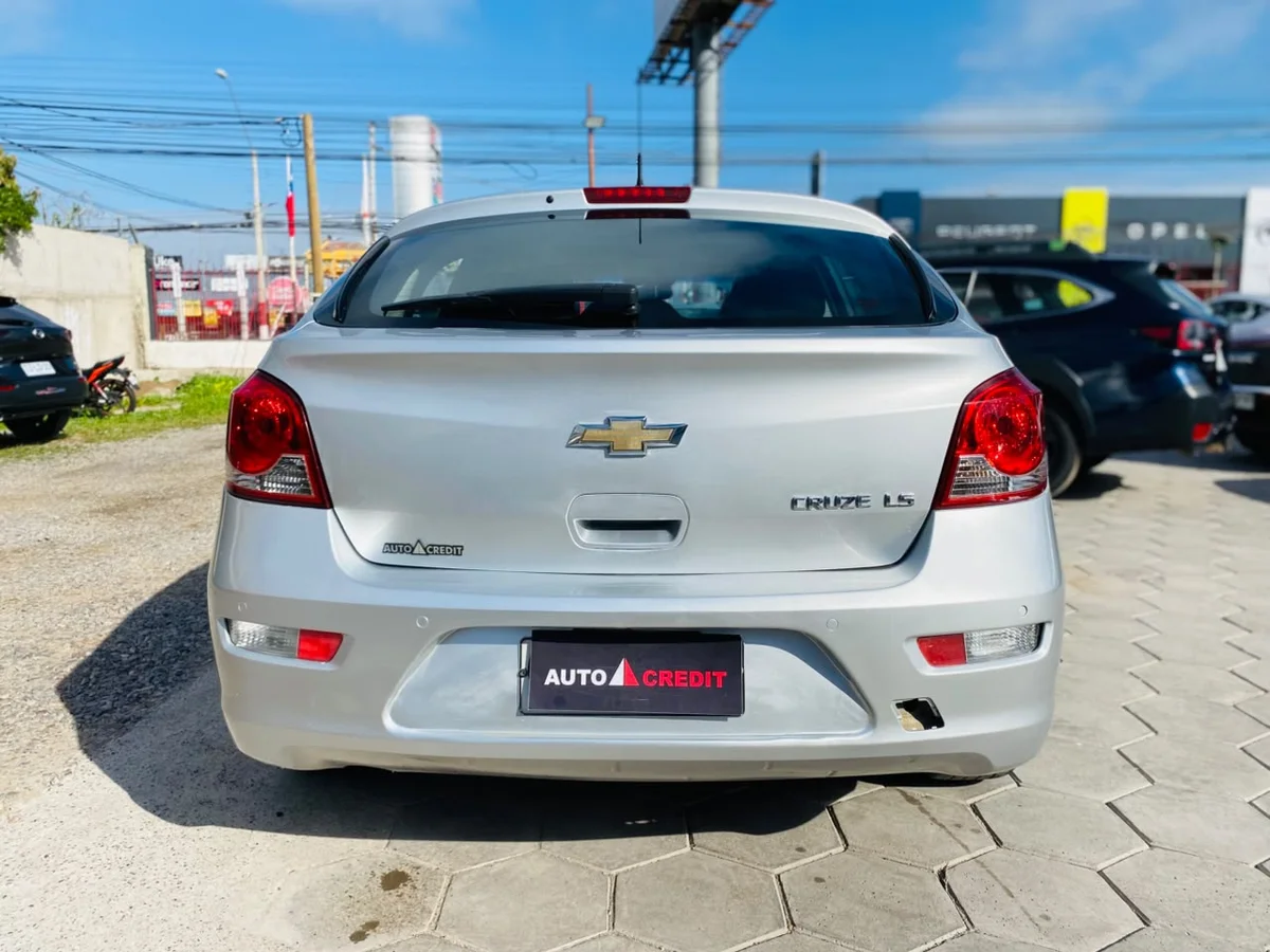 CHEVROLET CRUZE 1.8 LS AUTOMÁTICO HATCHBACK 2014 10