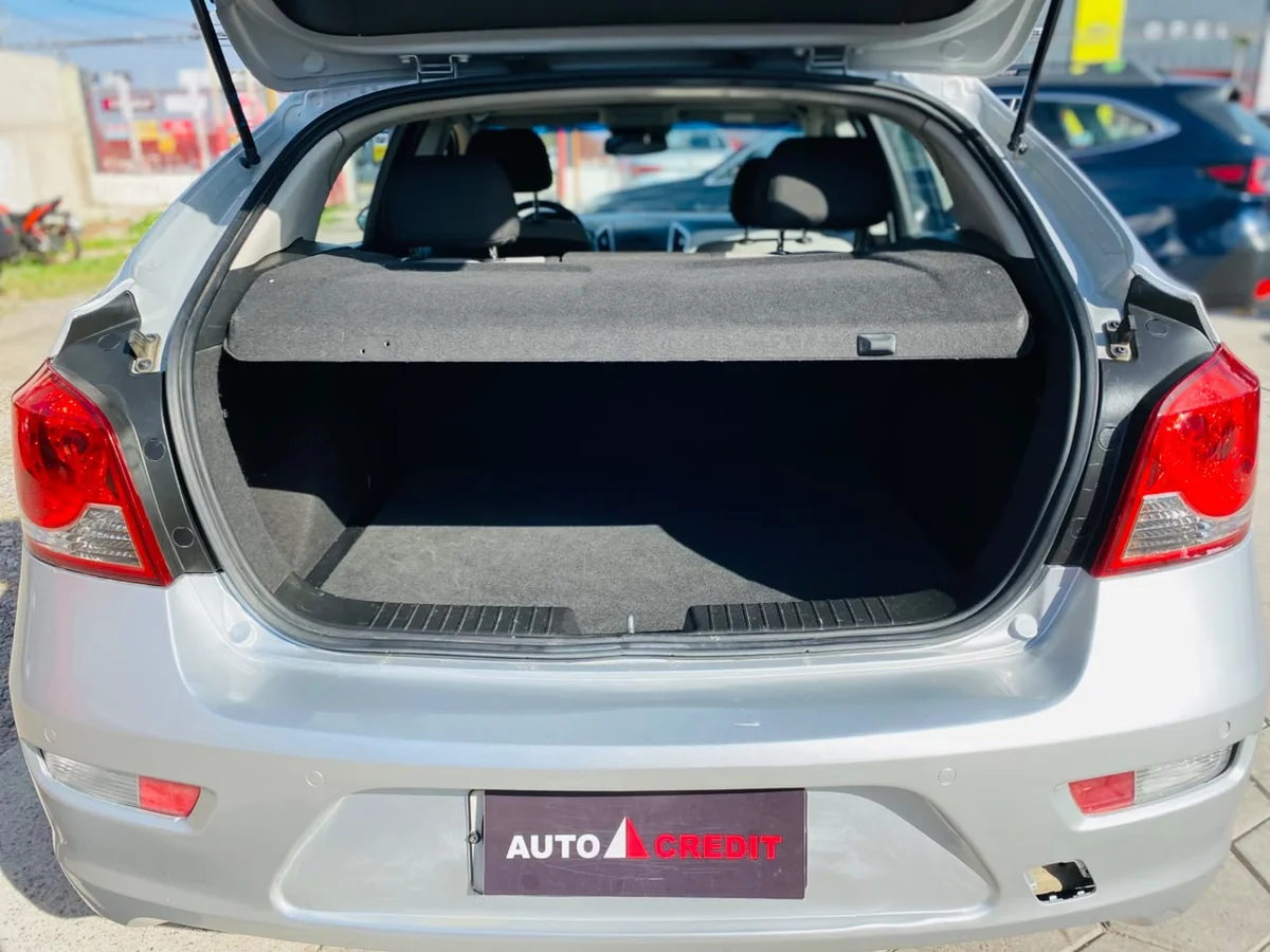 CHEVROLET CRUZE 1.8 LS AUTOMÁTICO HATCHBACK 2014 11