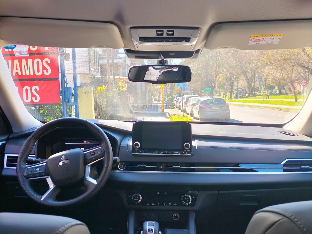 MITSUBISHI Outlander 2.5 GLS P 2025