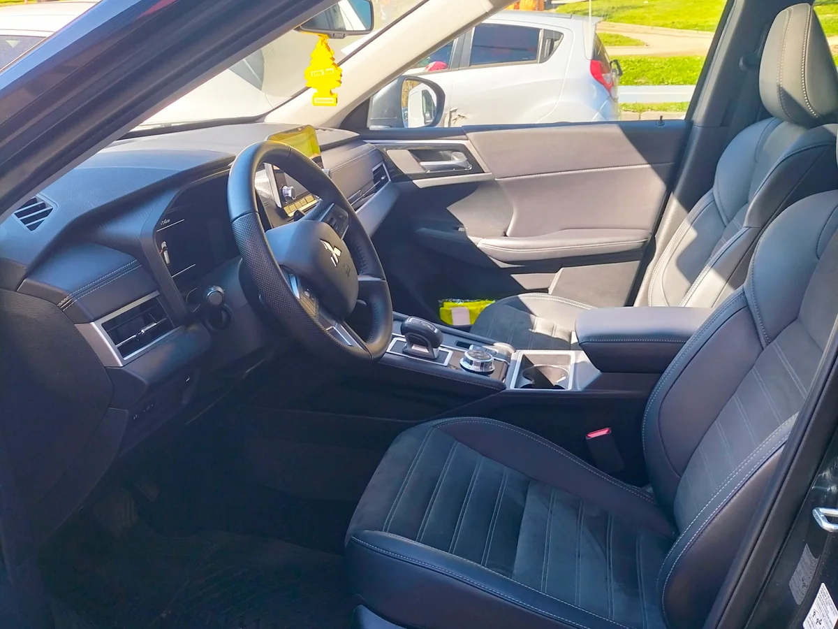 MITSUBISHI Outlander 2.5 GLS P 2025 - Miniatura 7