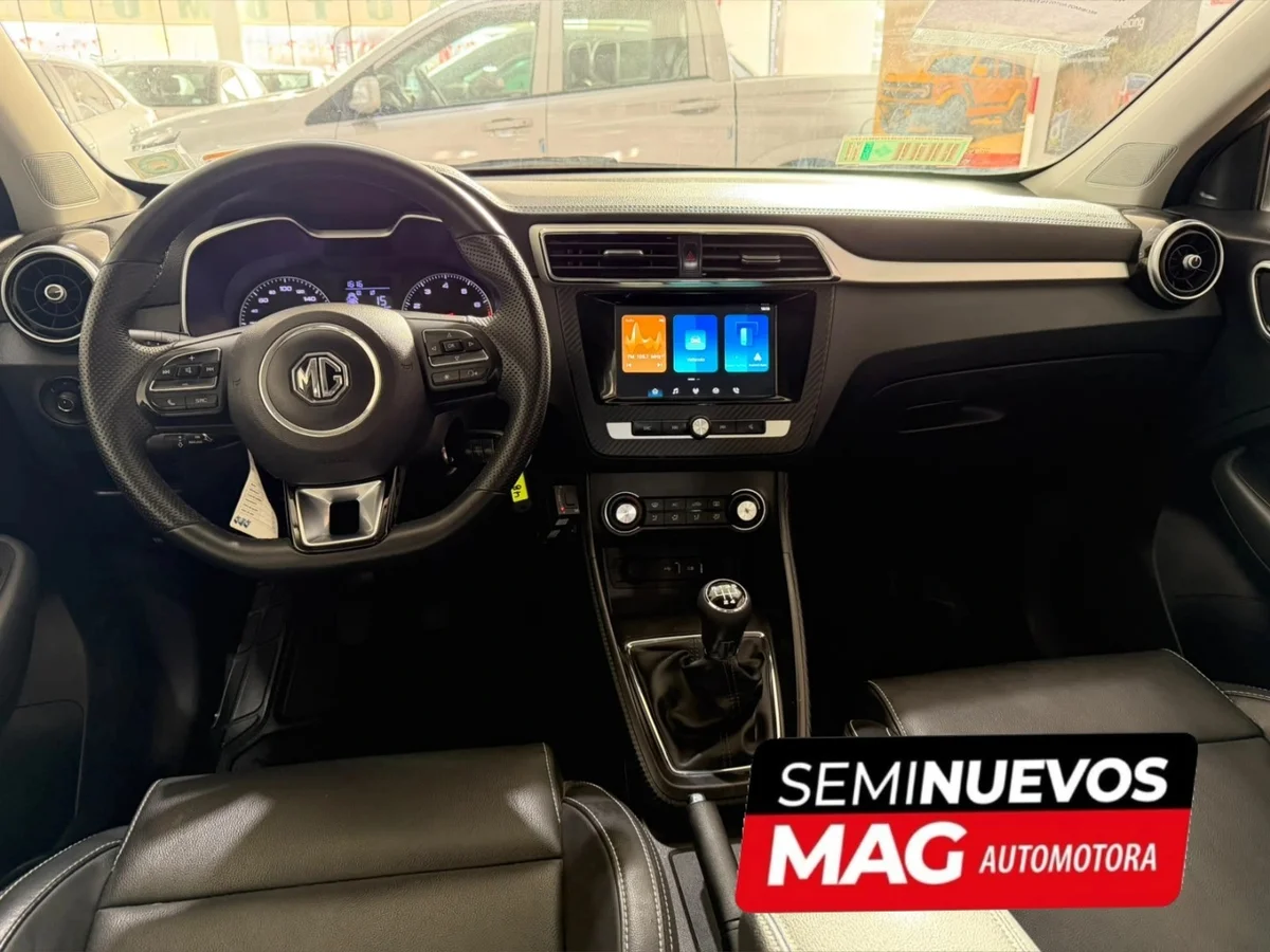 MG Zs 1.5 2025 CON EQUIPO A GAS