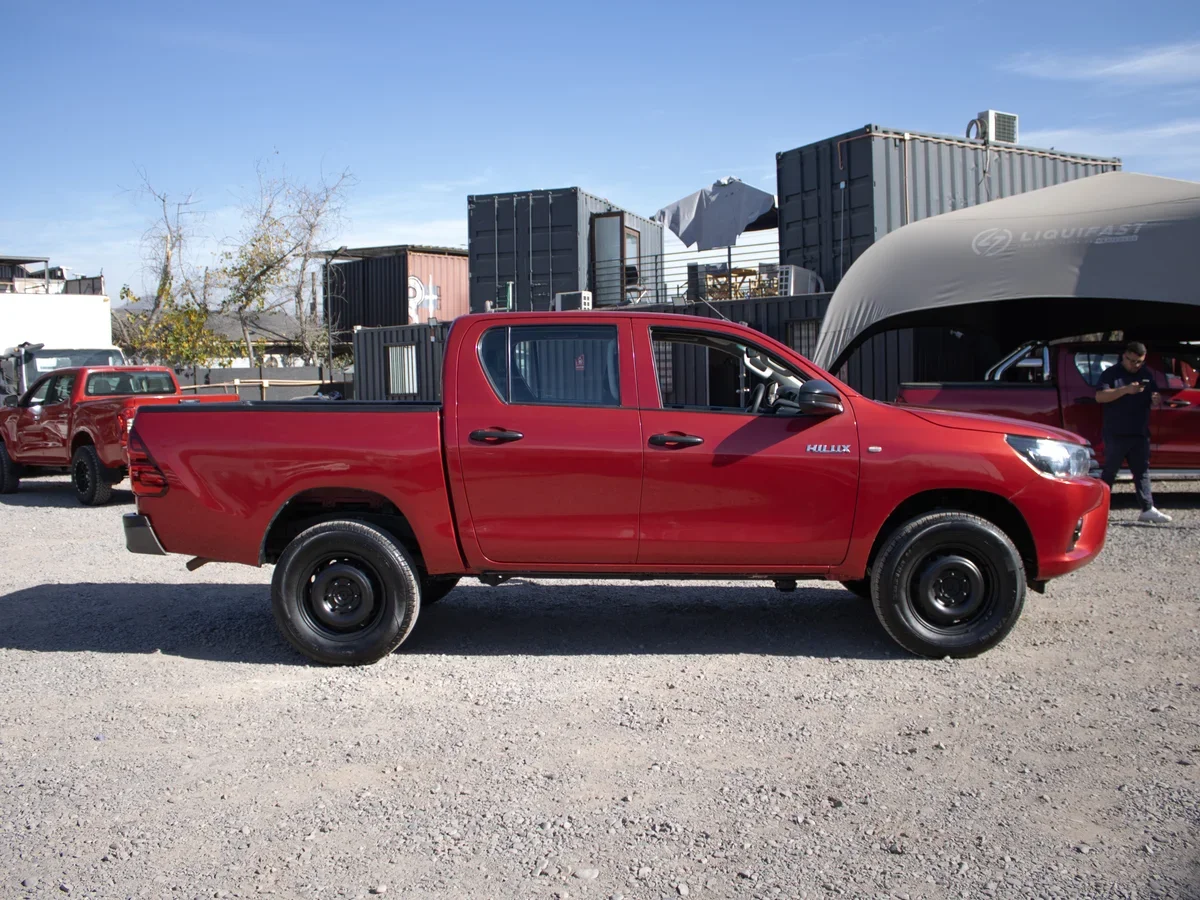 TOYOTA Hilux 4X4 miniatura 7