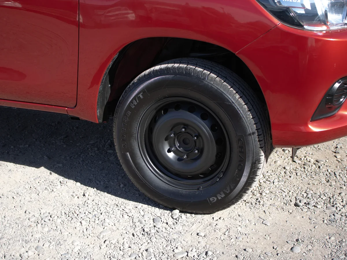 TOYOTA Hilux 4X4 miniatura 8