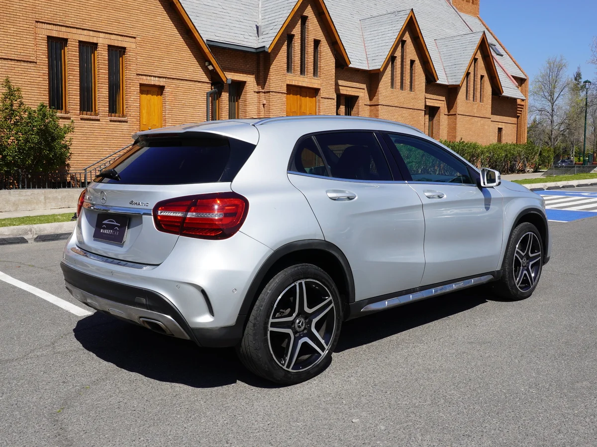 Mercedes Benz GLA 250 4Matic miniatura 5