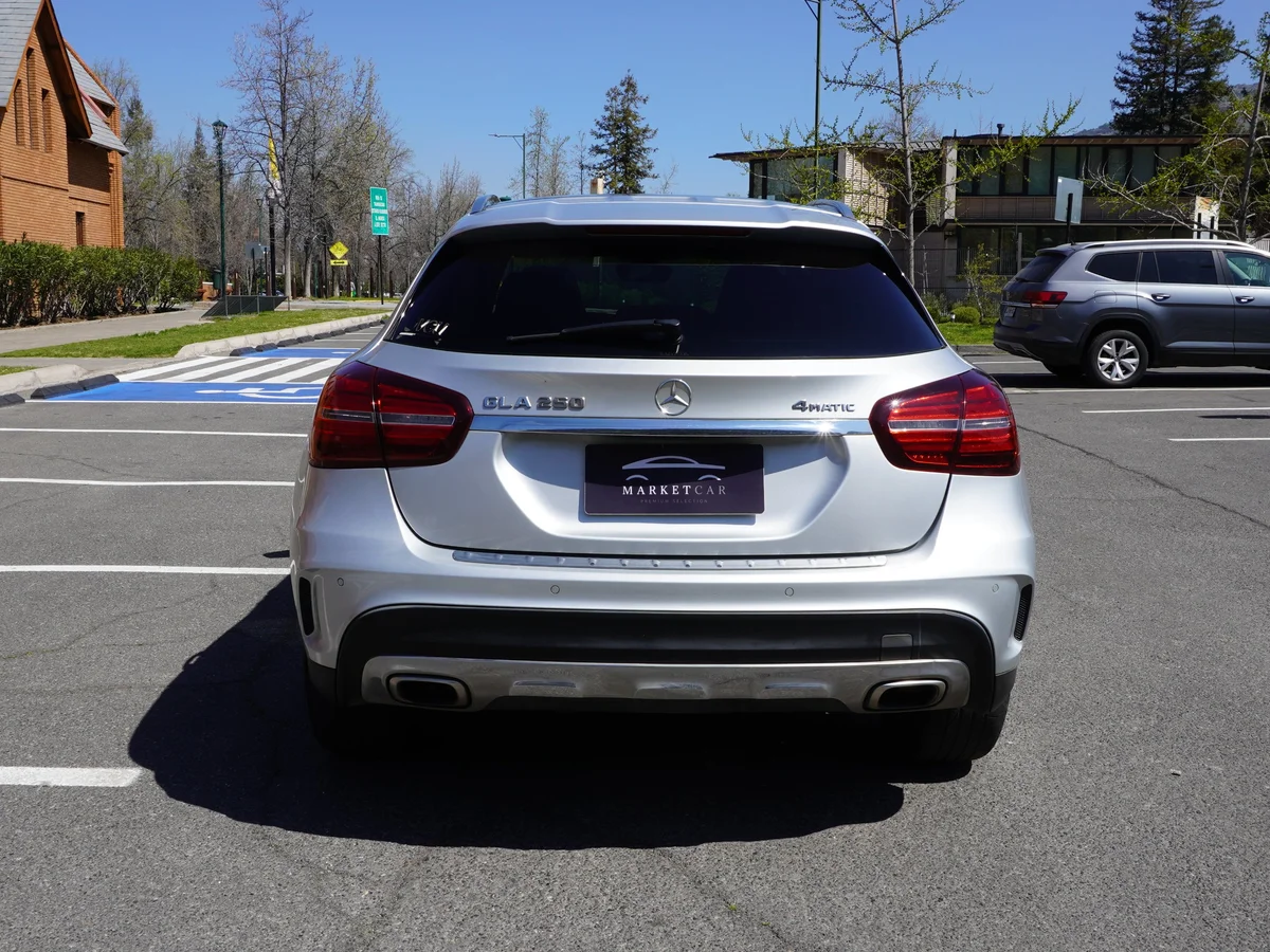 Mercedes Benz GLA 250 4Matic miniatura 6