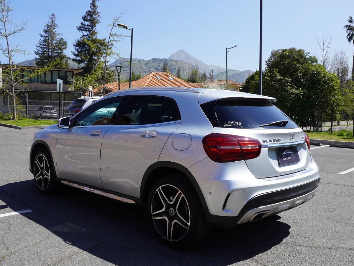 Mercedes Benz GLA 250 4Matic miniatura 7