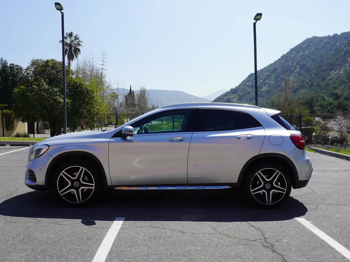 Mercedes Benz GLA 250 4Matic miniatura 8