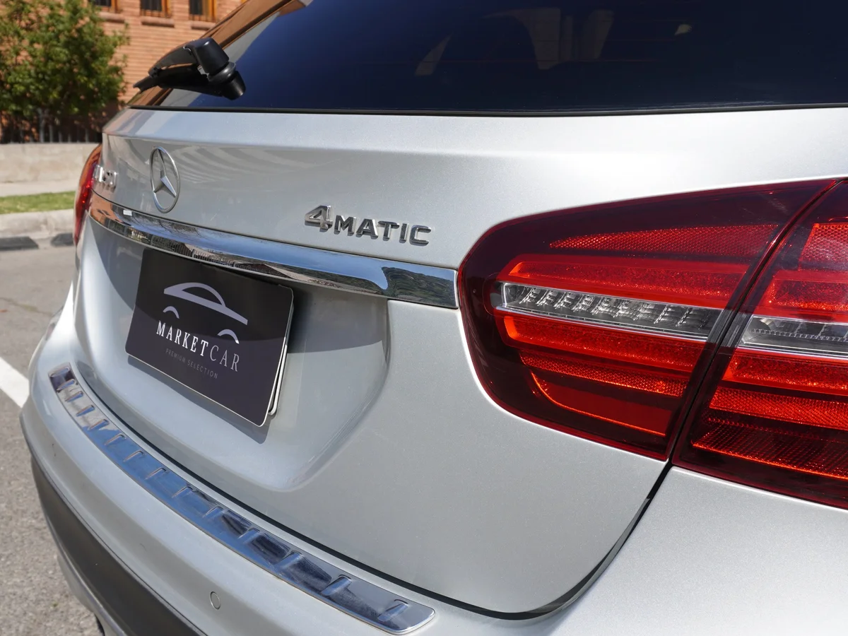 Mercedes Benz GLA 250 4Matic miniatura 14