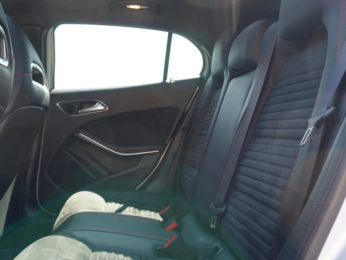 Mercedes Benz GLA 250 4Matic miniatura 21