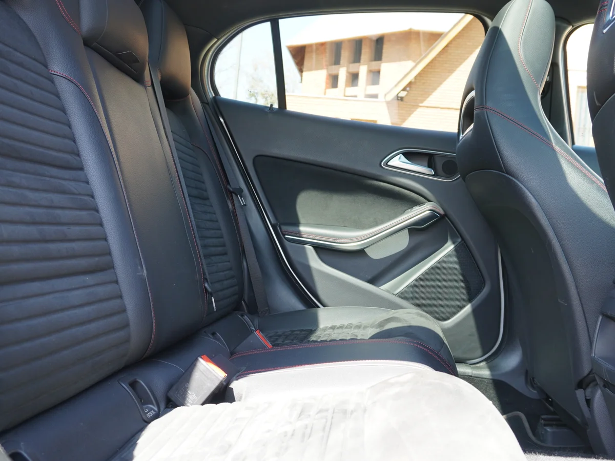 Mercedes Benz GLA 250 4Matic miniatura 23