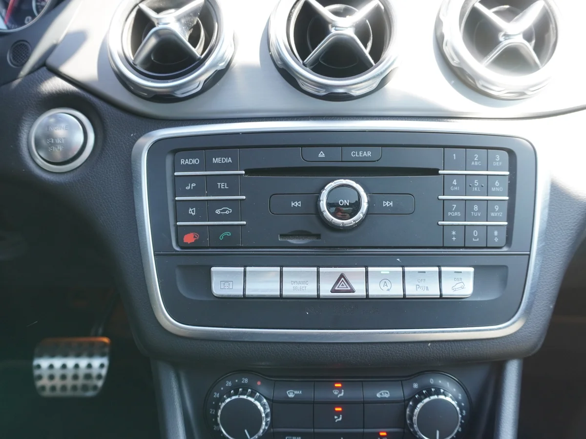 Mercedes Benz GLA 250 4Matic miniatura 26