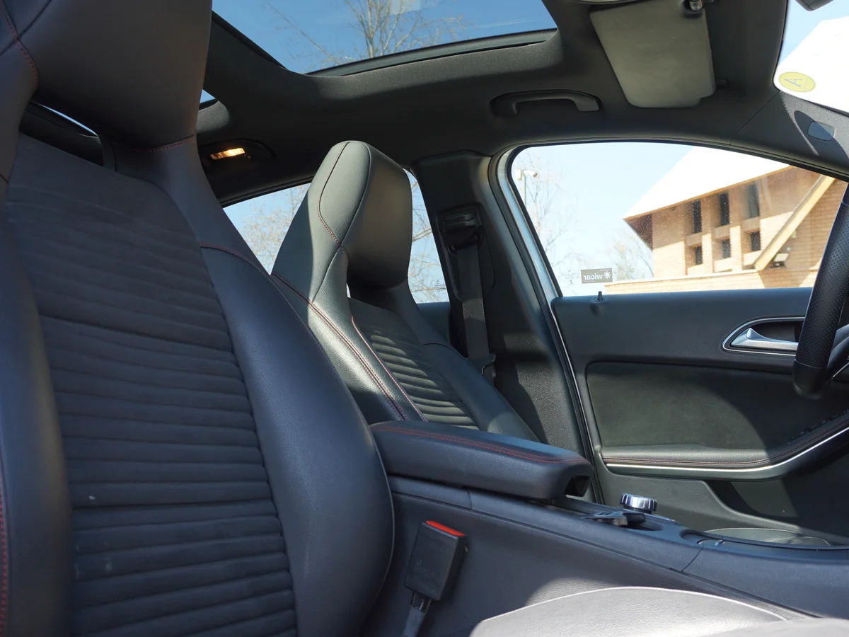 Mercedes Benz GLA 250 4Matic miniatura 31
