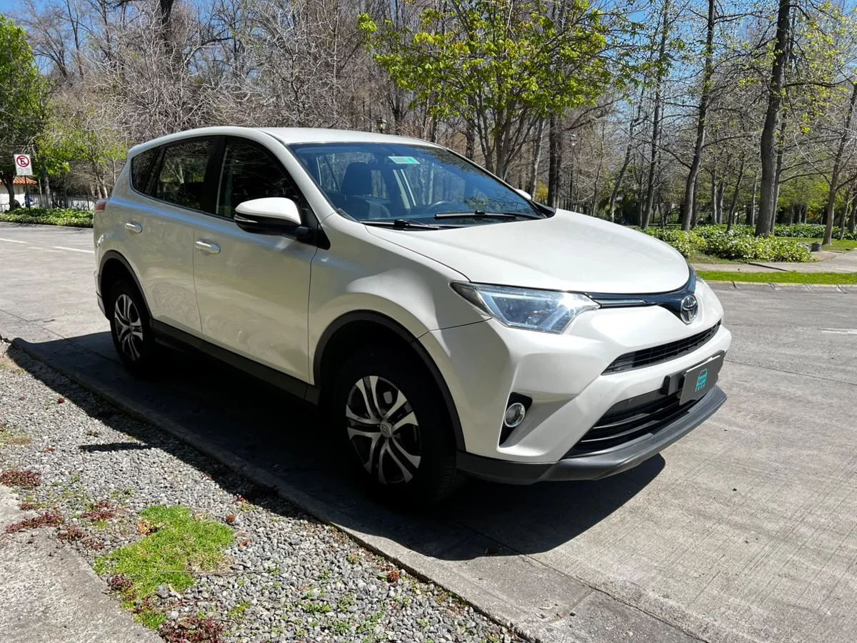 Toyota Rav4 2.0L lujo mt6 4x2 año 2018 pérdida asimilada - Miniatura 18