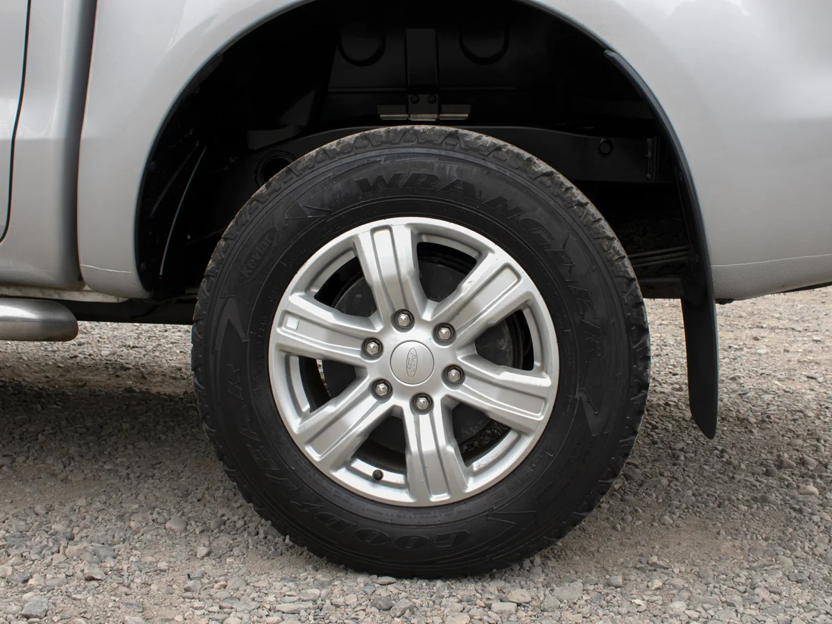 FORD Ranger XLT 4X4 AT miniatura 8