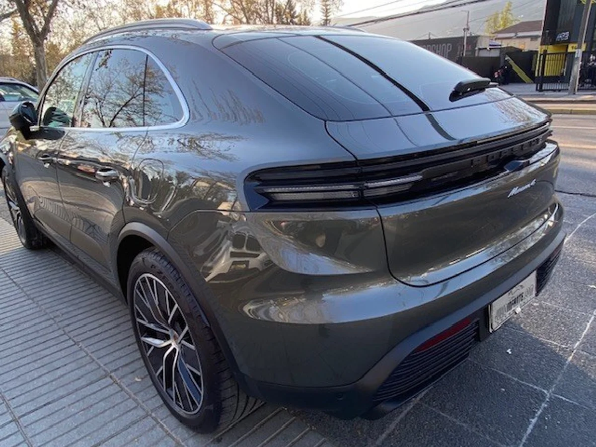 PORSCHE MACAN 4 Electric 4x4 2025 - Miniatura 4