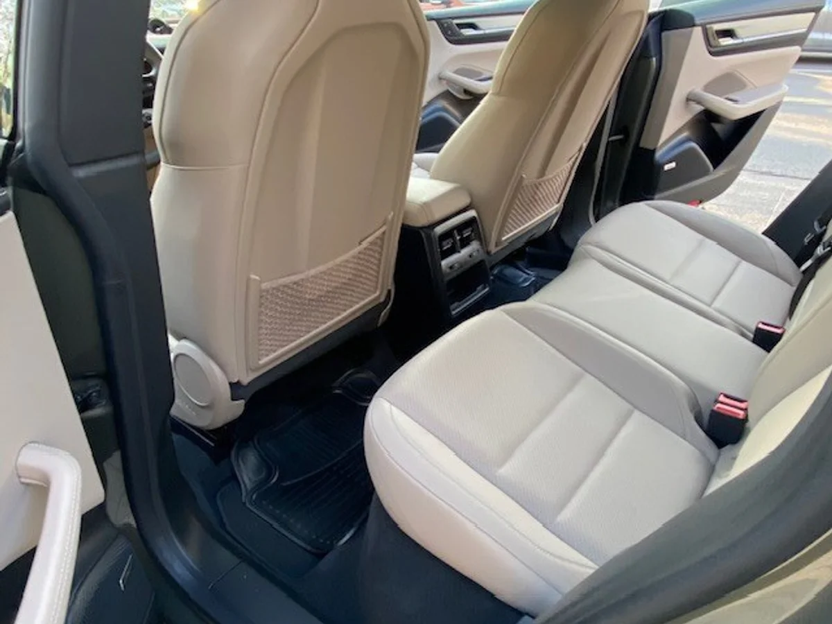 PORSCHE MACAN 4 Electric 4x4 2025 - Miniatura 18