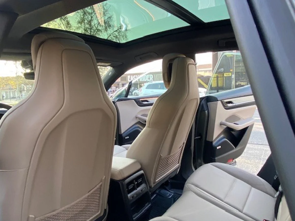 PORSCHE MACAN 4 Electric 4x4 2025 - Miniatura 20