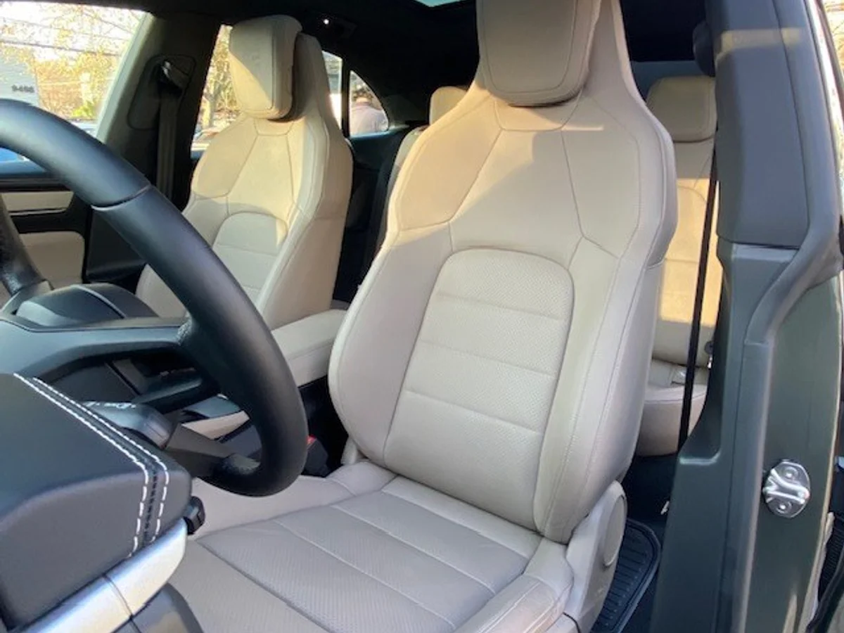 PORSCHE MACAN 4 Electric 4x4 2025 - Miniatura 22