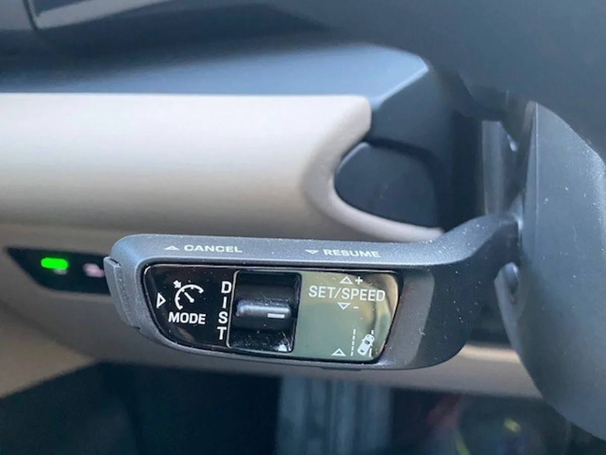 PORSCHE MACAN 4 Electric 4x4 2025 - Miniatura 26