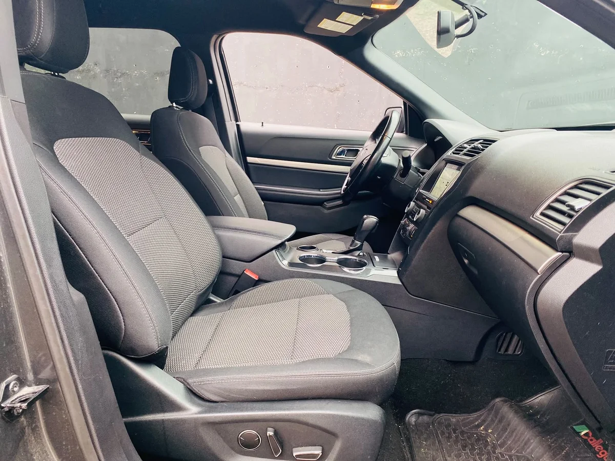 Ford Explorer Xlt — foto 5 de 13