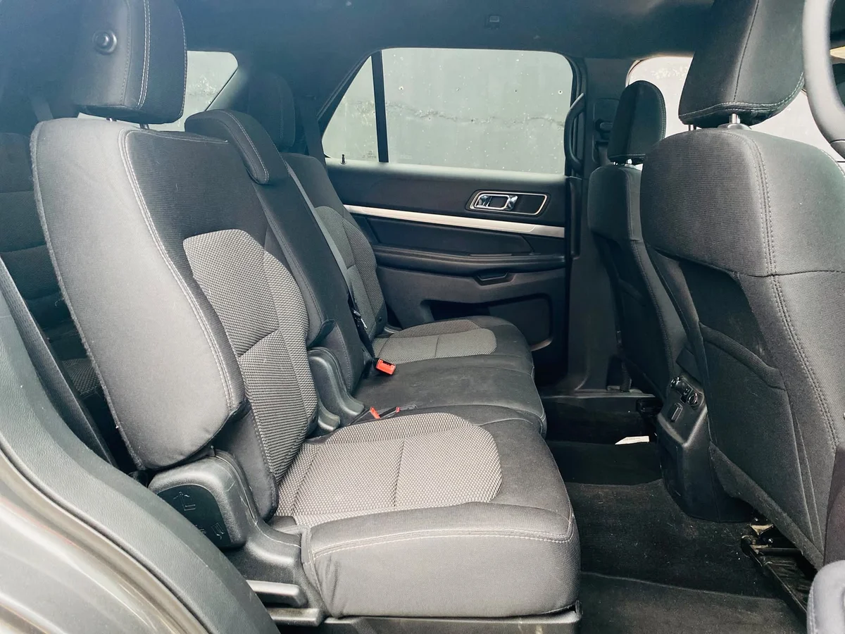 Ford Explorer Xlt — foto 6 de 13