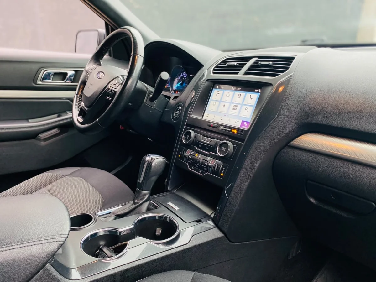 Ford Explorer Xlt — foto 8 de 13