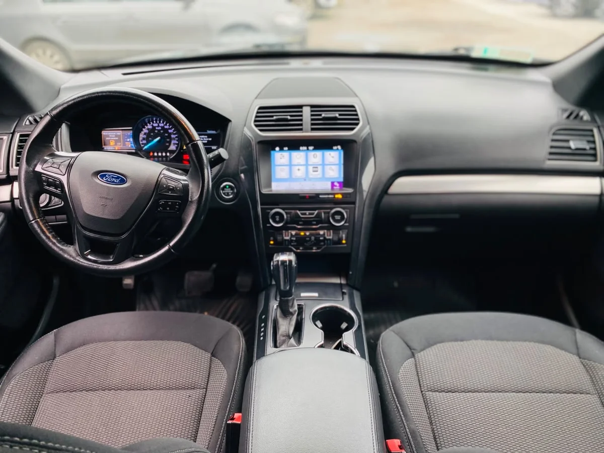 Ford Explorer Xlt — foto 9 de 13