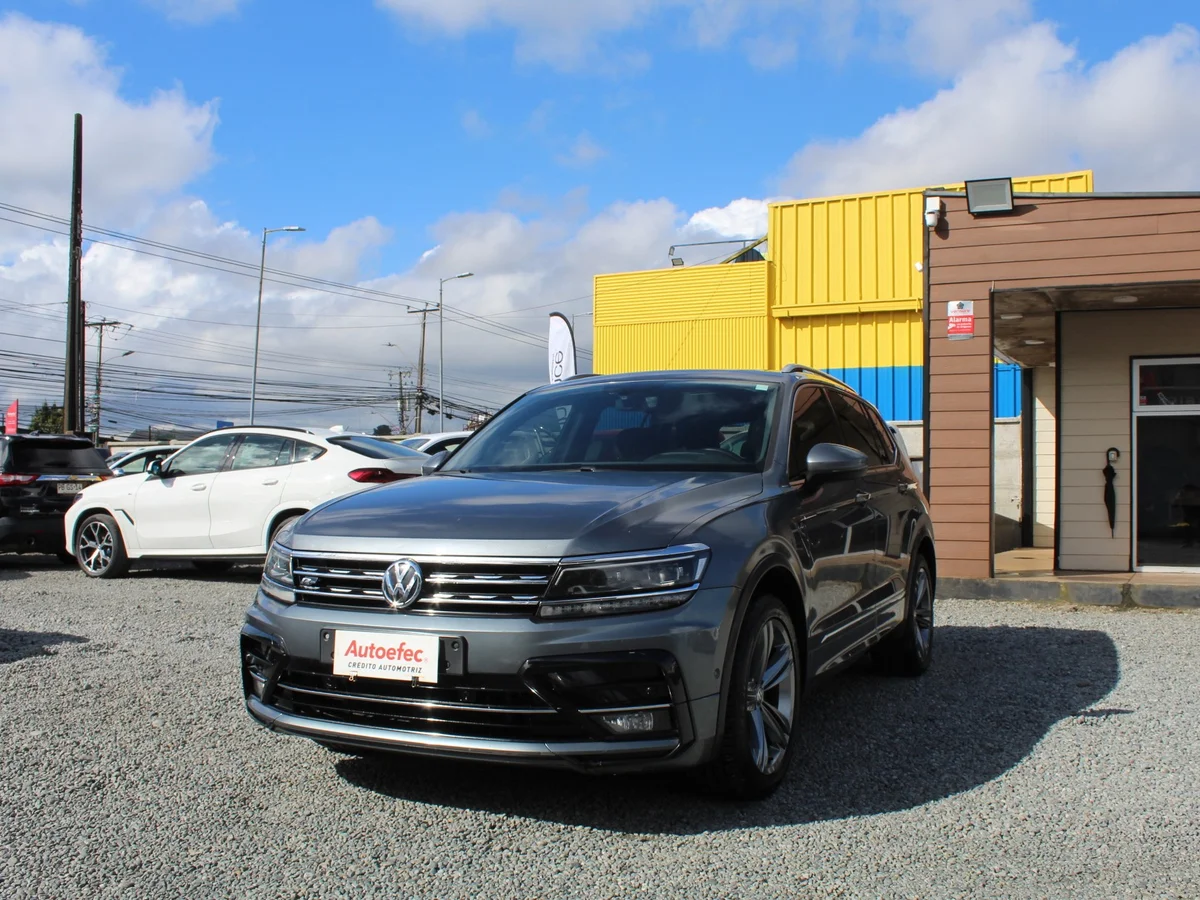 Volkswagen Tiguan R Line — foto 2 de 12