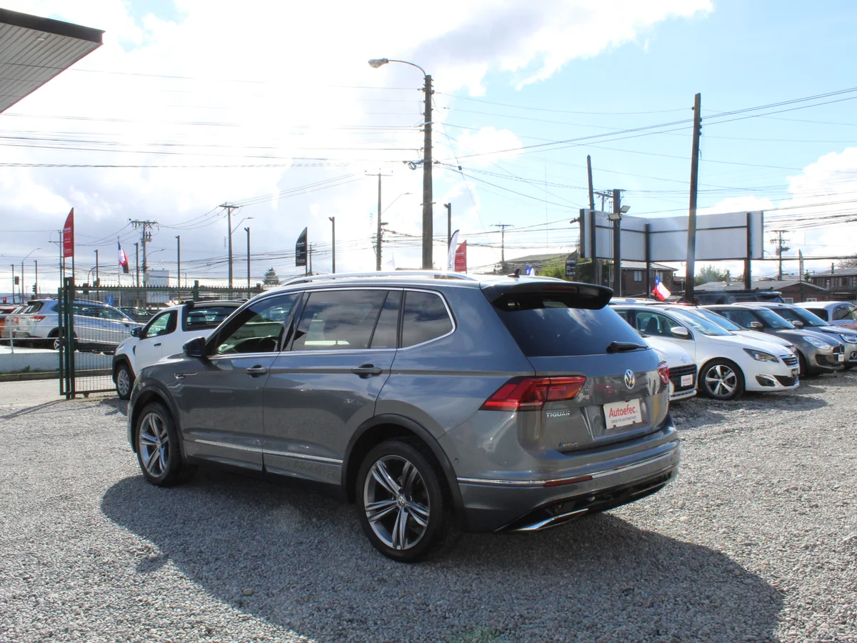 Volkswagen Tiguan R Line — foto 10 de 12