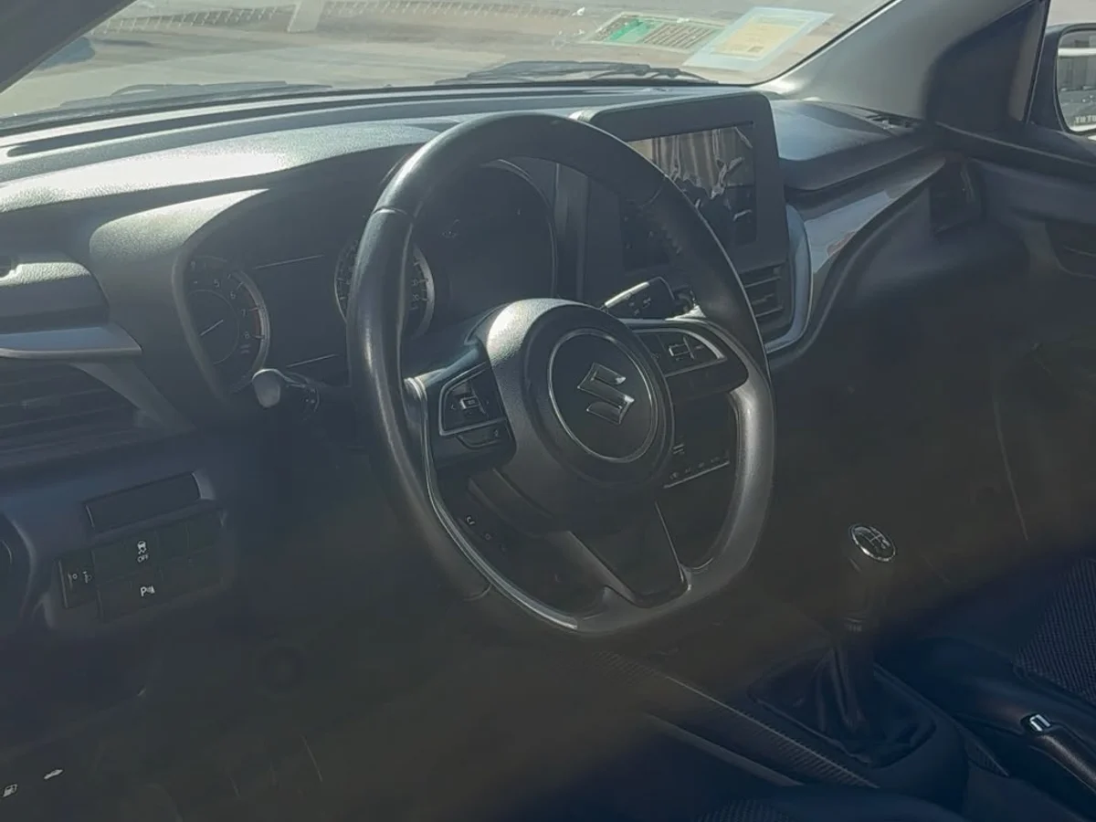SUZUKI Baleno 1.6 2025 - Miniatura 9