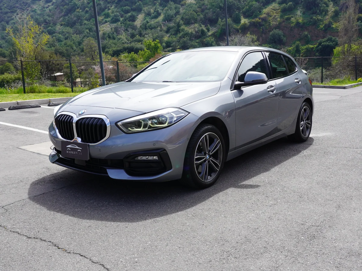 BMW 118 Diesel Sport 2.0 Hatchback Año 2022 miniatura 1