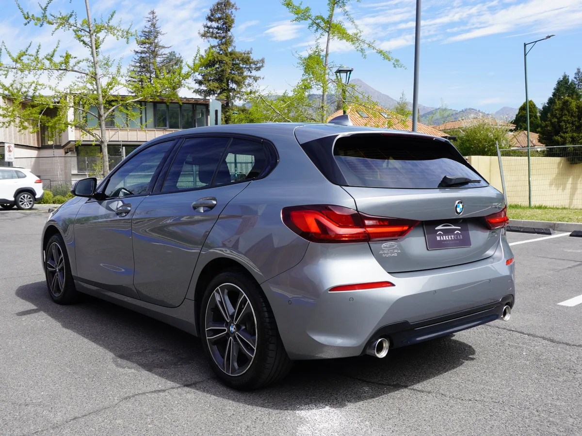 BMW 118 Diesel Sport 2.0 Hatchback Año 2022 miniatura 7