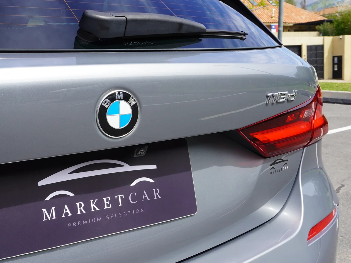 BMW 118 Diesel Sport 2.0 Hatchback Año 2022 miniatura 16