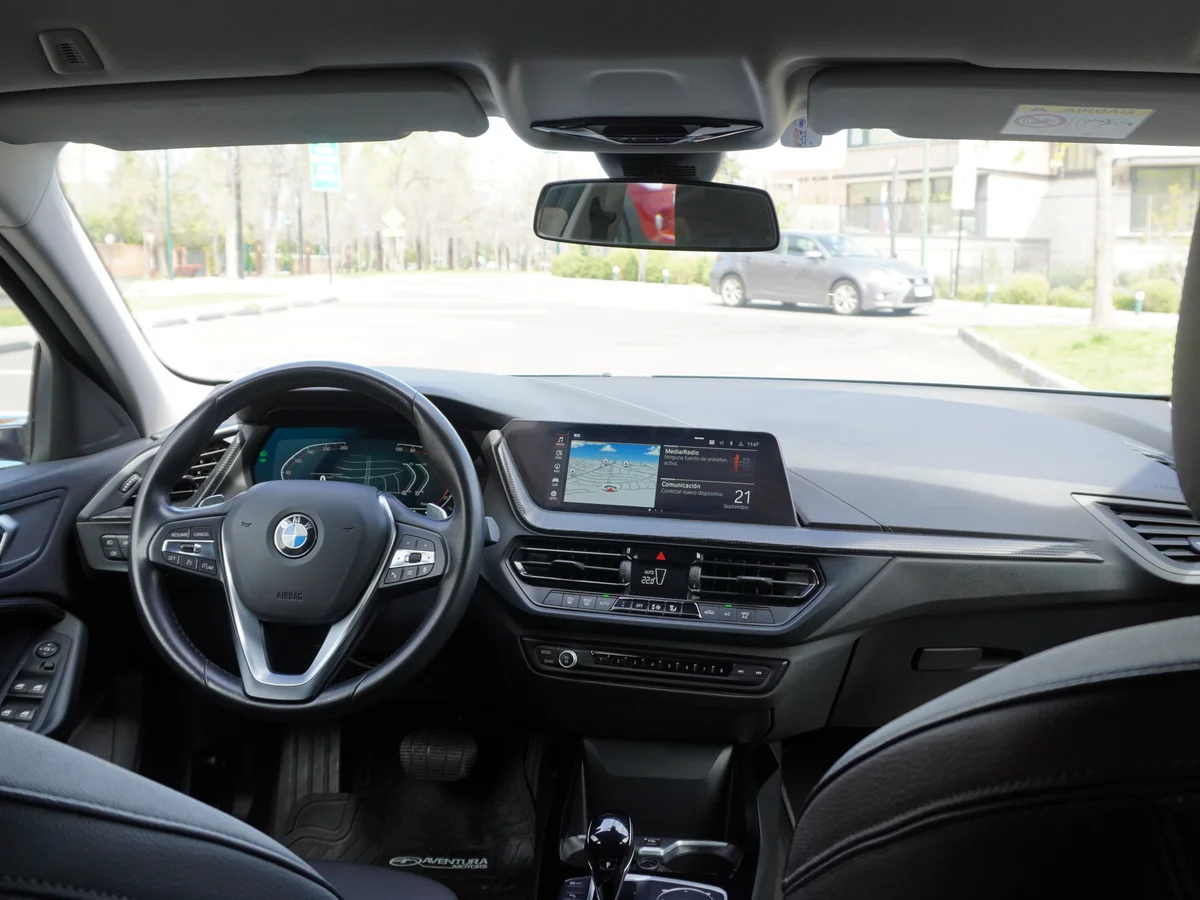 BMW 118 Diesel Sport 2.0 Hatchback Año 2022 miniatura 20