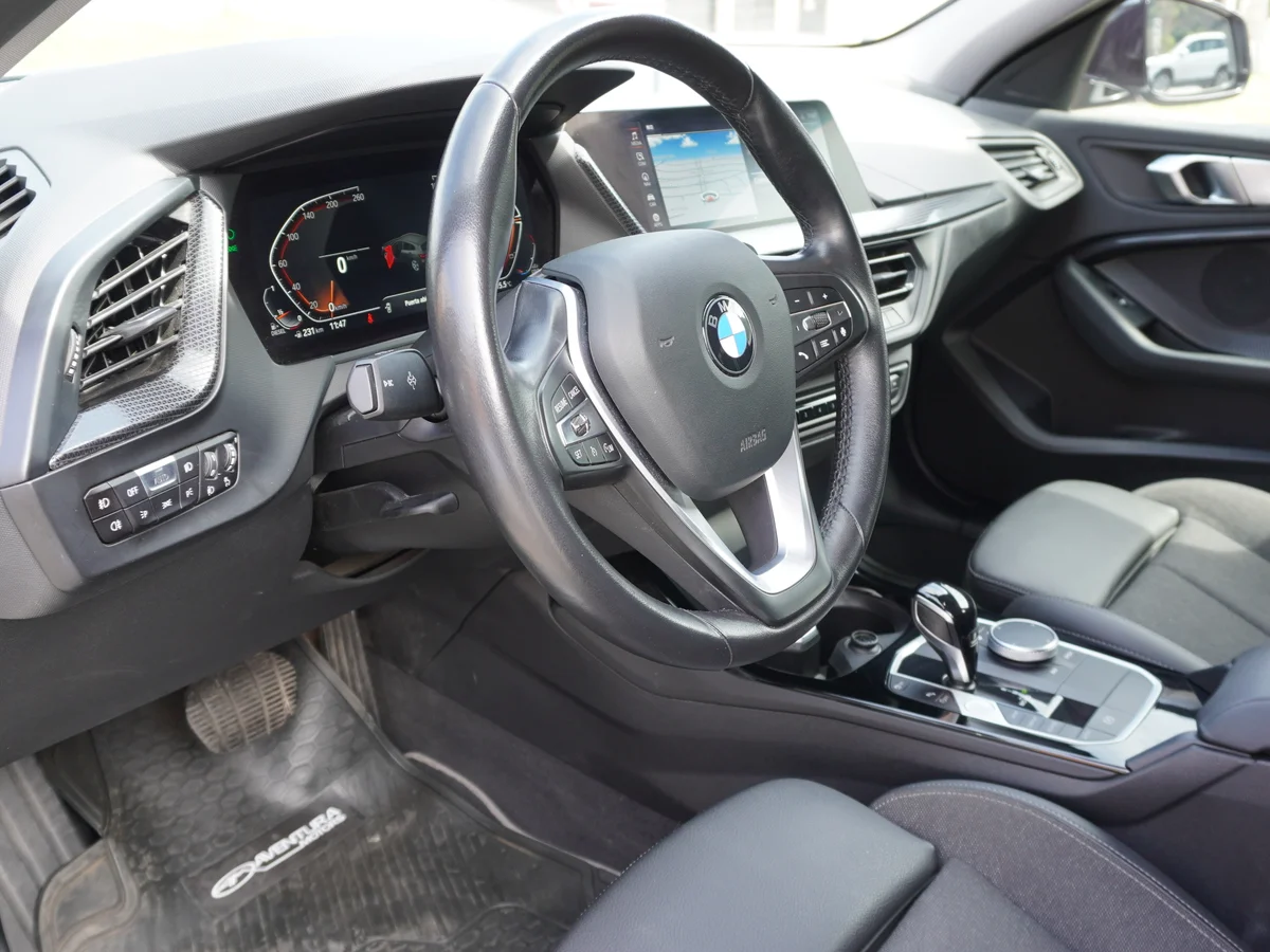 BMW 118 Diesel Sport 2.0 Hatchback Año 2022 miniatura 28