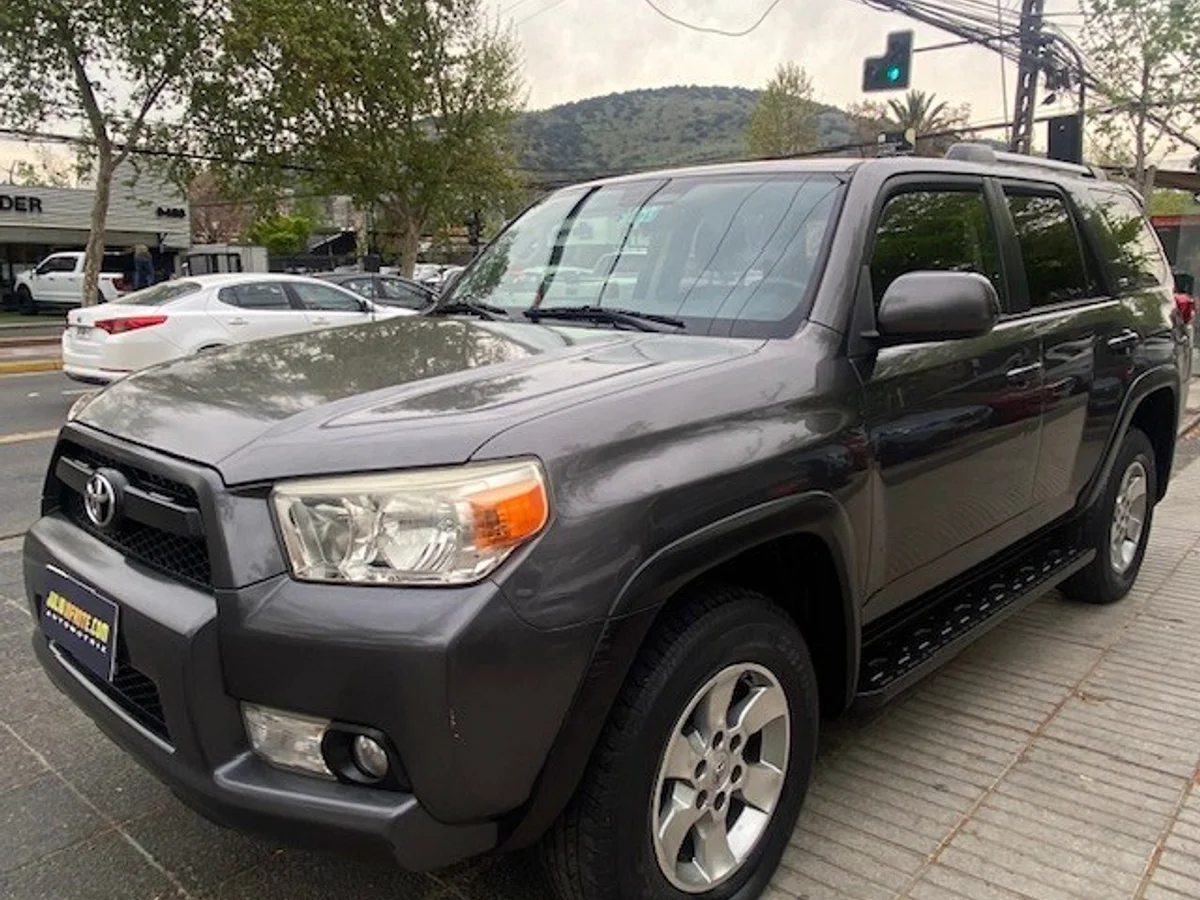 TOYOTA 4 RUNNER 4.0 Aut, 3 Corridas, 4x2 2013 - Miniatura 9