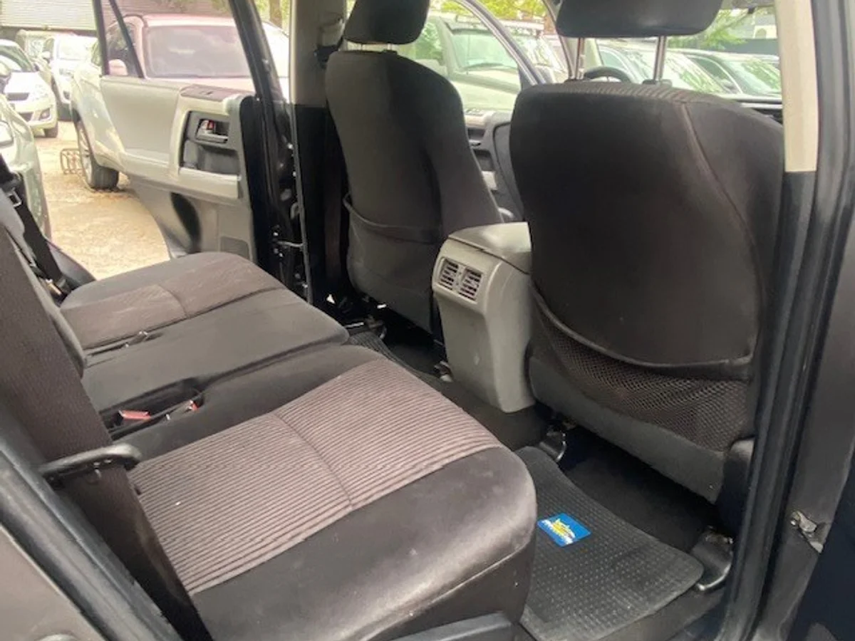TOYOTA 4 RUNNER 4.0 Aut, 3 Corridas, 4x2 2013 - Miniatura 11