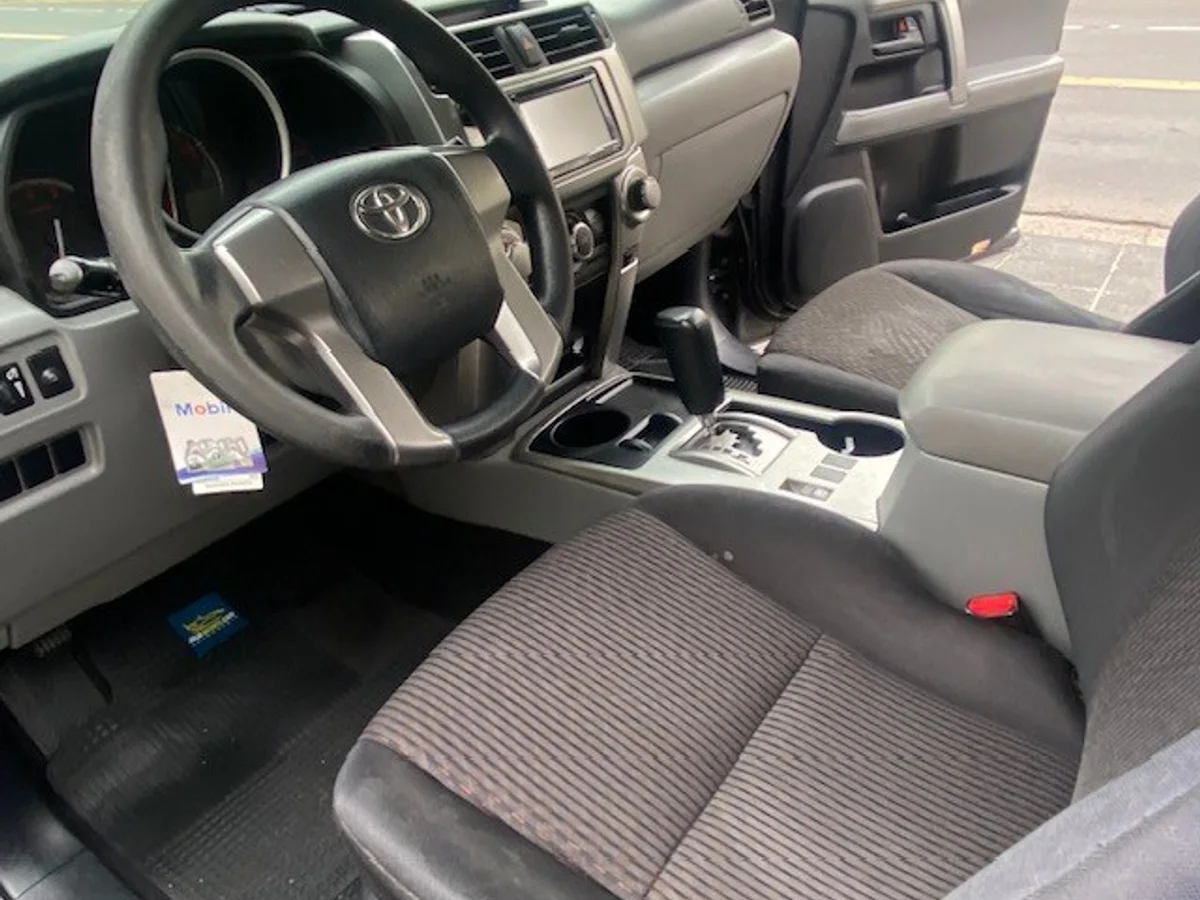 TOYOTA 4 RUNNER 4.0 Aut, 3 Corridas, 4x2 2013 - Miniatura 18